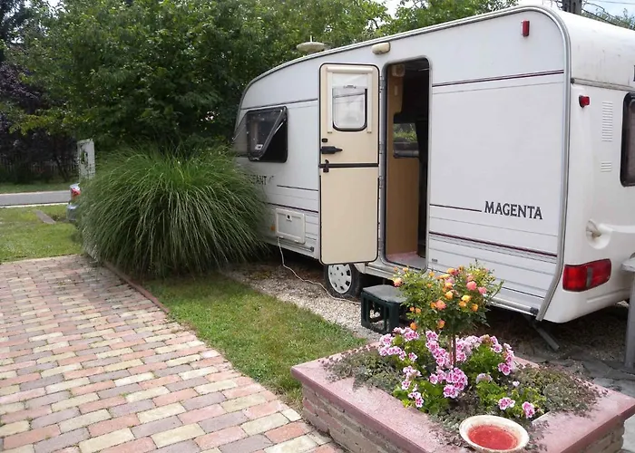 - Balaton 18975 Balatonkenese